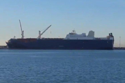 El barco saudí cargado con armas que ha recalado en Sagunto.-AMNISTÍA INTERNACIONAL