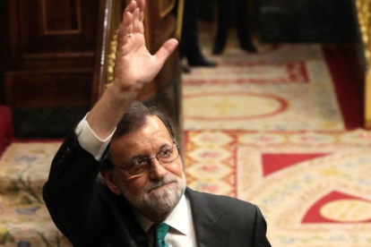 Rajoy, en el hemiciclo, tras el debate de la sesión matutina.-EFE / JJ GUILLEN