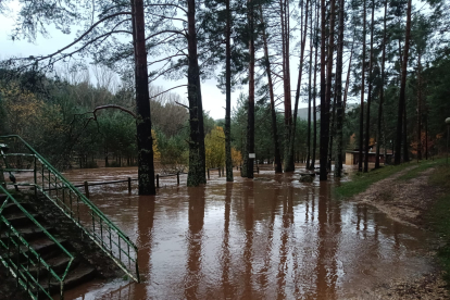 Zona inundada en Covaleda tras las últimas lluvias y el deshielo CAMPING REFUGIO DE PESCADORES DE COVALEDA