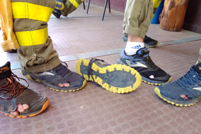 El calzado deportivo de los bomberos de la Brif de Lubia. HDS