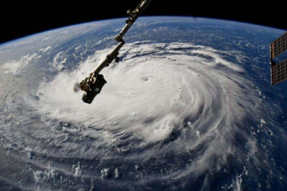 Un millón de personas serán evacuadas por la llegada del Huracán Florence a la costa este de EEUU.-NASA (REUTERS)