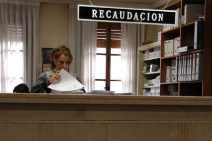 El departamento de recaudación del Ayuntamiento de Soria. / VALENTÍN GUISANDE-