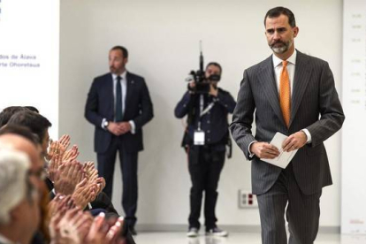 El rey Felipe VI, tras su intervención en la inauguración del XI Congreso Nacional de la Abogacía, en Vitoria, este miércoles, 6 de mayo.-Foto: EFE / DAVID AGUILAR