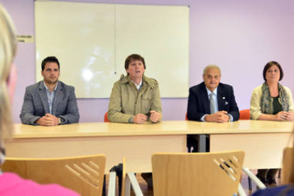 Jesús Ciria, Carlos Martínez, Antonio Esteban y Pilar Sánchez Barreiro, ayer en la jornada de intercambio de experiencias empresariales. / ÁLVARO MARTÍNEZ-