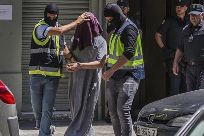 Detenido en Valencia un presunto yihadista que había creado un entramado virtual dedicado a ensalzar el ideario del DAESH.-MIGUEL LORENZO
