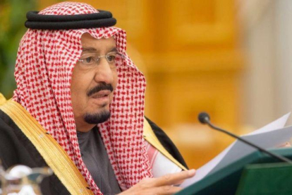 El rey Salmán, durante la presentación del presupuesto saudí para el 2017, en Riad, el 22 de diciembre.-REUTERS