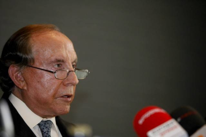 José María Ruiz Mateos, durante una rueda de prensa en Pozuelo de Alarcón, en el 2011.-EFE