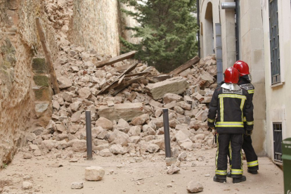 Derribo de edificios anexos a la muralla de Soria tras los derrumbes de 2013. HDS