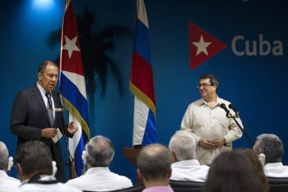 Los ministros de Exteriores de Rusia y Cuba, Serguéi Lavrov y Bruno Rodriguez.-AP