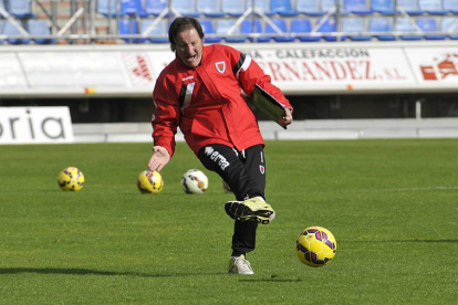El entrenador del Numancia, Juan Antonio Anquela.-VALENTÍN GUISANDE