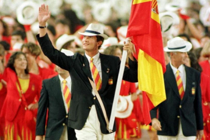 Felipe de Borbón, abanderado español en los Juegos del 92.-JOAN CORTADELLAS