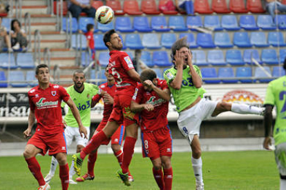 El Numancia no pudo sumar su segunda victoria de la temporada. / DIEGO MAYOR-