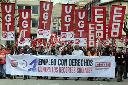 La manifestación estuvo encabezada por los secretarios generales de los sindicatos mayoriatarios.-