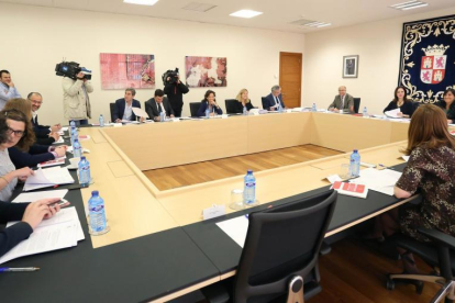 Reunión de la Junta de Portavoces de las Cortes.-ICAL
