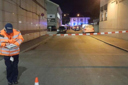 Zona acordonada tras el tiroteo en Zurich.-