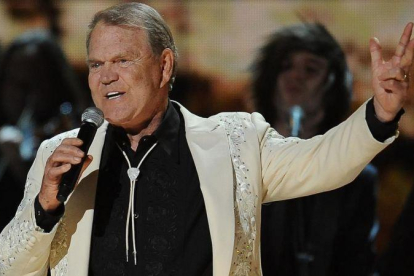 Glen Campbell, durante un concierto en febrero del 2012.-AFP / ROBYN BECK