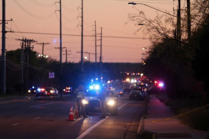 Emergencias atienden el último incidente en Austin-LOREN ELLIOT (REUTERS)