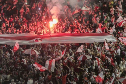Fans del River Plate celebran el triunfo en Buenos Aires, el pasado domingo.-RAGGIO ALBERTO (AFP)