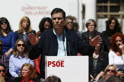 Pedro Sánchez exige a Rajoy que haga pública "la lista de la vergüenza",-Foto: EFE/ SERGIO BERRENECHEA