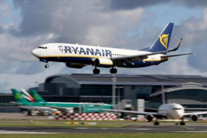 Un avión despega del aeropuerto de Dublín-AFP/ PAUL FAITH
