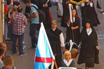 Un momento de la procesión en la festividad de la Virgen de la Encina.-ICAL