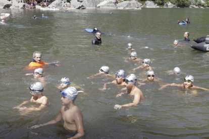 La Travesía a la Laguna Negra vuelve a ser una cita ineludible para la natación soriana el primer domingo de agosto. HDS