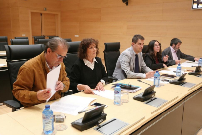 Comisión de Investigación sobre los repetidos sobrecostes, el estado actual de su infraestructura, las modificaciones de las adjudicaciones y el presupuesto final del Hospital Universitario de Burgos-ICAL