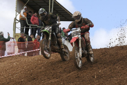Competición de motocross en San Esteban en una edición anterior.-VALENTÍN GUISANDE