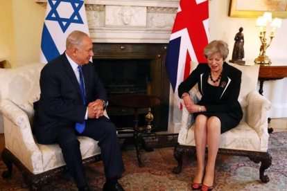 May, con Netanyahu, en Downing Street, este jueves  2 de noviembre.-EFE / NEIL HALL