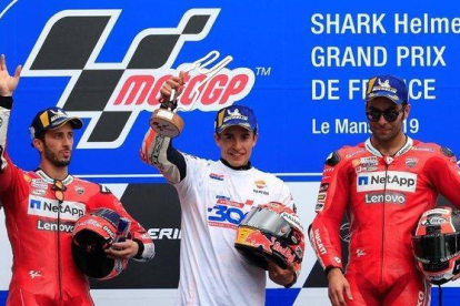 Marc Márquez arrasa en el GP de Francia y consigue la victoria 300 para Honda.  / GONZALO FUENTES / REUTERS-REUTERS / GONZALO FUENTES