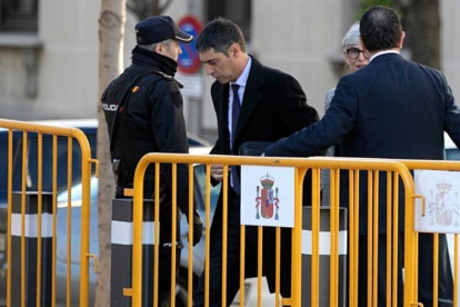 El major Josep Lluís Trapero, a su llegada al Tribunal Supremo, este jueves.-JOSÉ LUIS ROCA
