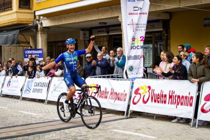 Vuelta Hispania sub 23 en Almazán. MARIO TEJEDOR (3)