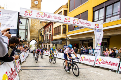 Vuelta Hispania sub 23 en Almazán. MARIO TEJEDOR (8)