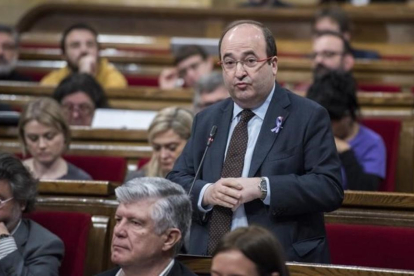El líder del PSC, Miquel Iceta, en el Parlament.-FERRAN SENDRA
