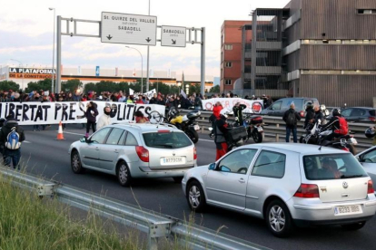 La C-58 cortada a la altura de Sabadell, con motivo de la huelga.-NORMA VIDAL/ACN
