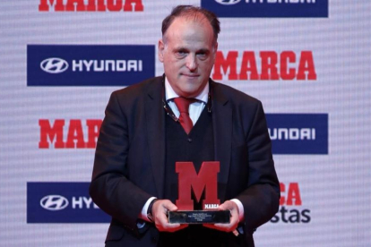 Javier Tebas fue galardonado con el Premio al Juego Limpio de Marca.-EFE / JUANJO MARTIN