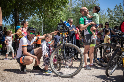 Las bicicletas y las familias protagonizaron el Día de la Bicicleta. GONZALO MONTESEGURO