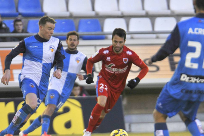 Cicinho en el encuentro ante el Sabadell.-Diego Mayor