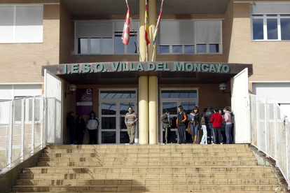 Sobre estas líneas, instalaciones del IESO Villa del Moncayo de Ólvega. HDS