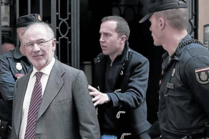 Rodrigo Rato a la salida de su despacho el pasado 17 de abril-Foto: JOSÉ LUIS ROCA