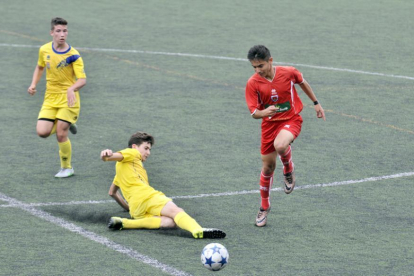 El Numancia inauguró el torneo Ciudad de Soria que se disputa en la capital y Abejar.-VALENTÍN GUISANDE