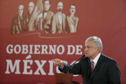 El presidente de Mexico  Andres Manuel Lopez Obrador  ofrece una rueda de prensa en el Palacio Nacional  en Ciudad de Mexico.-Jose Mendez / EFE