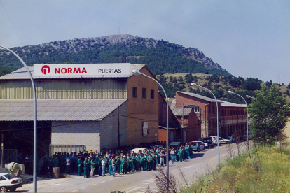 Imagen de archivo de Puertas Norma.-