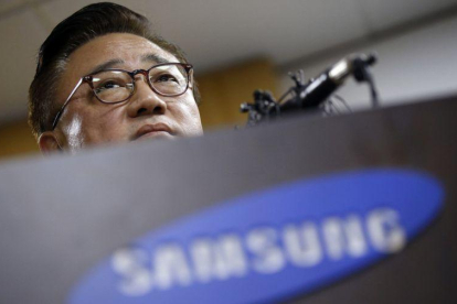 Koh Dong-jin, presidente del negocio de móviles Samsung Electronics.-ARCHIVO / AP / Kim Hong-ji / AP