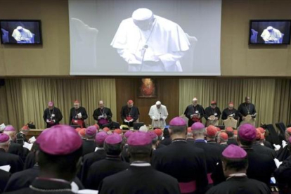 Sesión 8 El Papa preside una sesión del sínodo de la familia, el pasado día 5.-REUTERS / MAX ROSSI