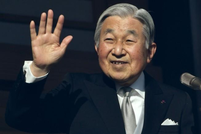 El emperador Akihito.-