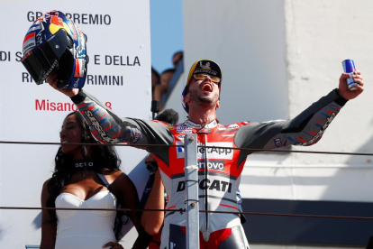 Andrea Dovizioso celebra su victoria en el GP de San Marino-REUTERS