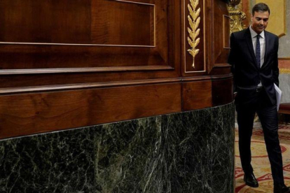 El presidente del Gobierno, Pedro Sánchez, llega al hemiciclo del Congreso de los Diputados.-JOSE LUIS ROCA