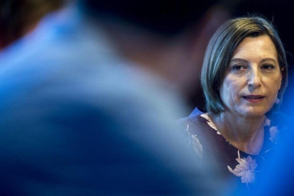 Carme Forcadell, en una reunión de la Mesa del Parlament.-JORDI COTRINA