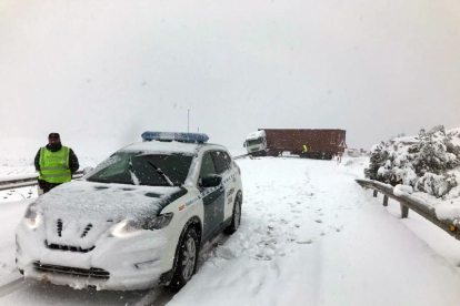 La nieve complicó la circulación en varios tramos viarios de la provincia-HDS